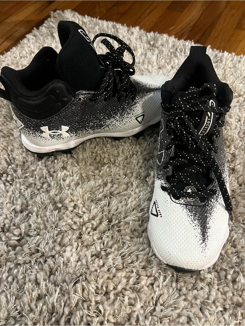 Under Armour Kids Spotlight Fran 2.0 JR Black & White Cleats -size 13
